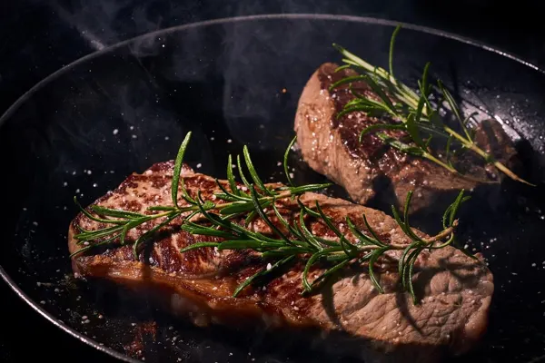 Cast iron skillet